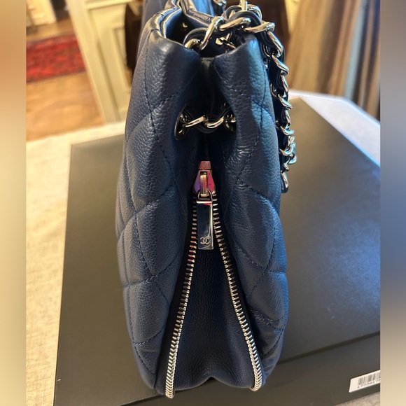 CHANEL Caviar Timeless Zip Around Tote Purse Bag W/Dust Cover, Box, Auth.Card - Picture 13 of 16